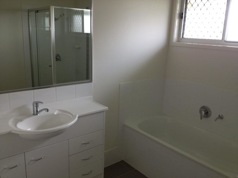 22 Chatterton Boulevard, Gracemere QLD 4702